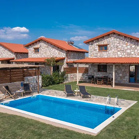 Esperanza Villa