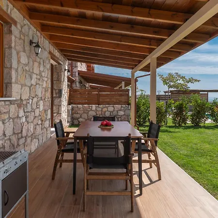 Esperanza Villa *