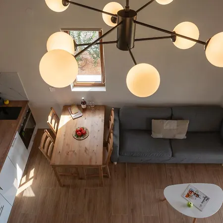 Esperanza Villa *